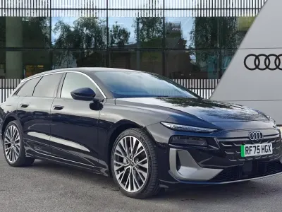 Usado Audi A6 e-tron S-Line 339 kW (462 HP) 2025 Preto Carrinha