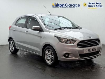 Usado Ford Ka Plus Zetec 70 HP (51 kW) 2018 Prateado Citadino