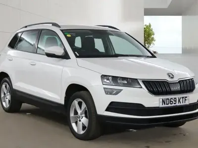Used Skoda Karoq SE 115 HP (84 kW) 2020 White SUV
