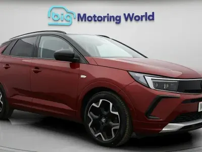 Second-hand Vauxhall Grandland X Ultimate 131 CP (96 kW) 2023 Roșu SUV