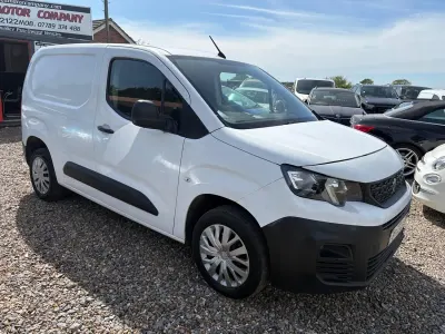 Used Peugeot Partner 131 HP (96 kW) 2021 White MPV
