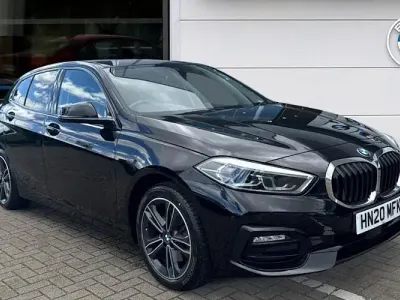 Gebraucht BMW 118 Sport Line 140 PS (102 kW) 2020 Schwarz Kleinwagen