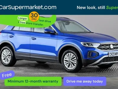 Usado VW T-Roc Life 110 HP (80 kW) 2023 Azul SUV