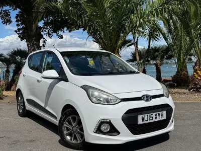 Used Hyundai i10 Premium 67 HP (49 kW) 2015 White Hatchback
