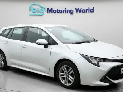 Second-hand Toyota Corolla 122 CP (89 kW) 2022 Alb Break