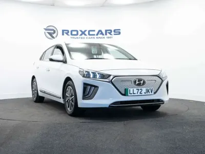 Begagnad Hyundai Ioniq Premium 100 kW (136 HK) 2023 Vit Halvkombi