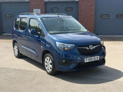 Used Vauxhall Combo S 100 HP (73 kW) 2019 Blue MPV