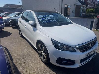 Używany Peugeot 308 Allure 130 KM (95 kW) 2019 Biały Hatchback
