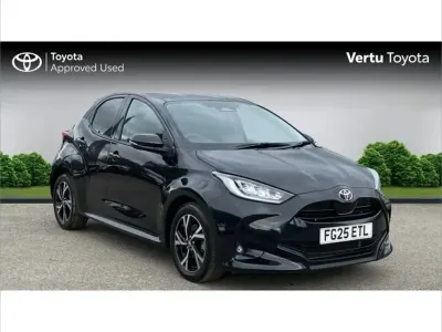 Used Toyota Yaris Hybrid Design 113 HP (83 kW) 2025 Black Hatchback