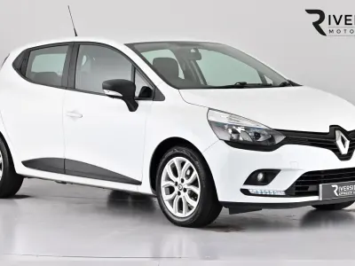 Used Renault Clio Play 75 HP (55 kW) 2018 White Hatchback