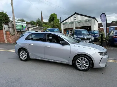 Używany Vauxhall Astra Design Edition 130 KM (95 kW) 2022 Szary Hatchback