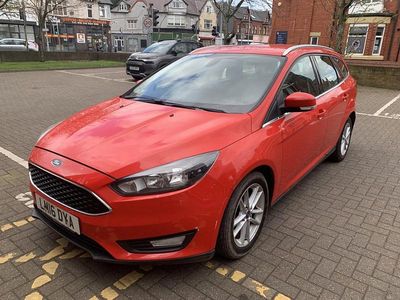 Used Ford Focus Zetec 115 HP (84 kW) 2016 Red Estate