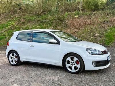 Begagnad VW Golf VII GTI 211 HK (155 kW) 2012 Vit Halvkombi