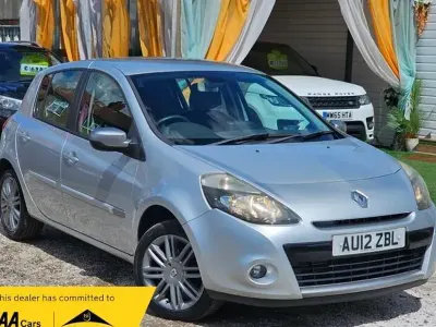 Used Renault Clio Dynamique 88 HP (64 kW) 2012 Silver Hatchback