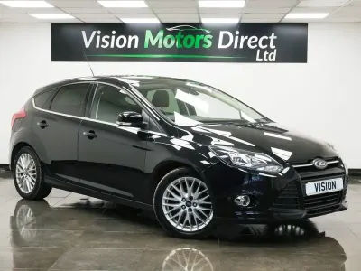 Begagnad Ford Focus Zetec 125 HK (91 kW) 2014 Svart Halvkombi
