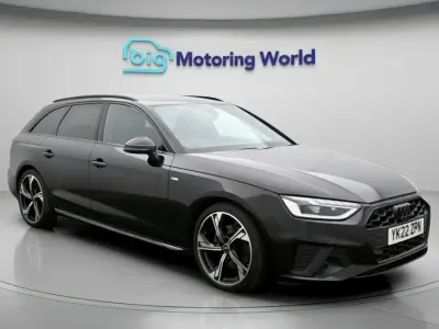 Usado Audi A4 Black Edition 148 HP (108 kW) 2022 Preto Carrinha