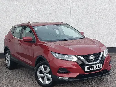 Used Nissan Qashqai Acenta Premium 140 HP (102 kW) 2019 Red SUV