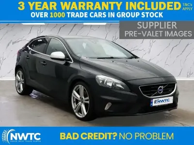 Used Volvo V40 R-Design 190 HP (139 kW) 2015 Black Hatchback