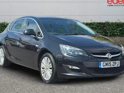 Used Vauxhall Astra Excite 101 HP (74 kW) 2015 Black Hatchback