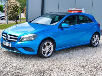 Używany Mercedes A200 136 KM (100 kW) 2014 Niebieski Hatchback