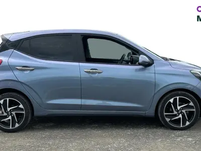 Used Hyundai i10 Premium 79 HP (58 kW) 2024 Blue Hatchback