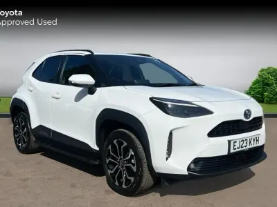 Used Toyota Yaris Hybrid Design 116 HP (85 kW) 2023 Pure white