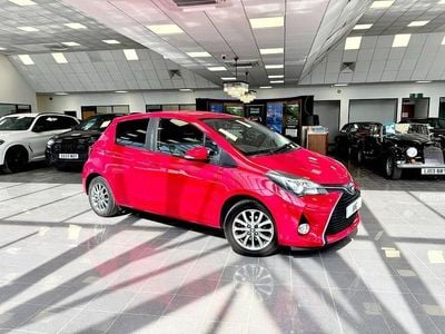 Usado Toyota Yaris 99 HP (72 kW) 2017 Vermelho Citadino