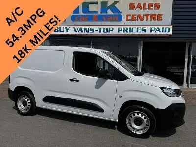 Used Citroën Berlingo 101 HP (74 kW) 2024 White MPV