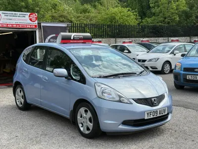 Second-hand Honda Jazz ES 100 CP (73 kW) 2009 Albastru Hatchback