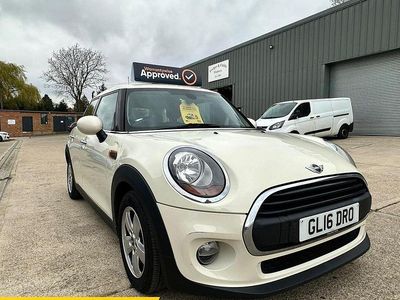 Begagnad Mini ONE Hatch 102 HK (75 kW) 2016 Vit Halvkombi