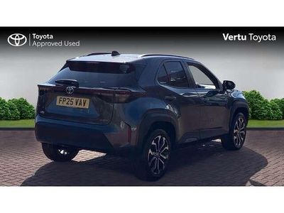 Used Toyota Yaris Cross Design 113 HP (83 kW) 2025 Grey SUV