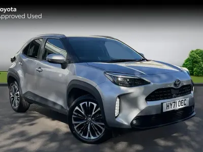 Używany Toyota Yaris Hybrid 116 KM (85 kW) 2022 Srebrny