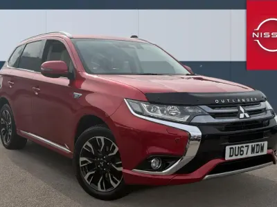 Used Mitsubishi Outlander P-HEV 200 HP (147 kW) 2017 Red Estate