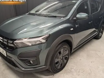 Używany Dacia Sandero Expression 91 KM (66 kW) 2024 Zielony Hatchback