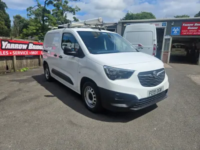 Used Vauxhall Combo Edition 100 HP (73 kW) 2019 White MPV
