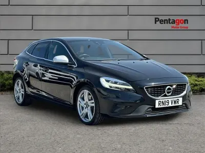 Used Volvo V40 R-Design 150 HP (110 kW) 2019 Black Hatchback