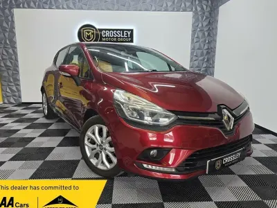 Used Renault Clio Dynamique 90 HP (66 kW) 2017 Red Hatchback