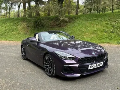 Begagnad BMW Z4 M Sport 194 HK (142 kW) 2023 Lila Cab