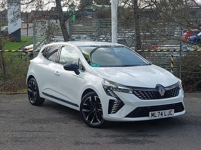 Used Renault Clio V Techno 90 HP (66 kW) 2024 White Hatchback