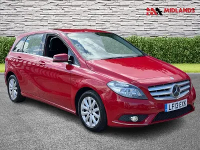 Usado Mercedes B180 SE 2013 Vermelho Monovolume