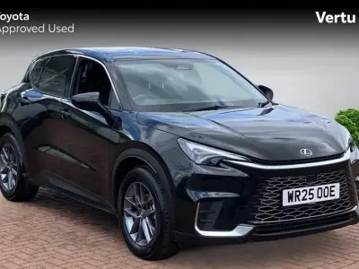 Usado Lexus LBX 136 CV (100 kW) 2025 Negro SUV