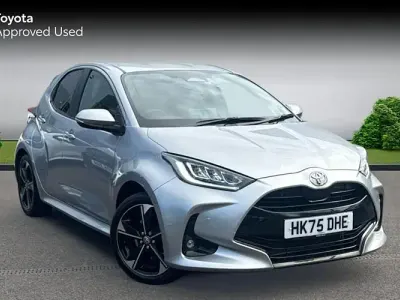 New Toyota Yaris Hybrid 131 HP (96 kW) 2025 Silver Hatchback