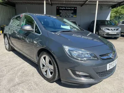 Used Vauxhall Astra SRi 115 HP (84 kW) 2013 Grey Hatchback