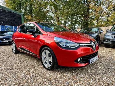 Used Renault Clio Dynamique 90 HP (66 kW) 2015 Red Hatchback