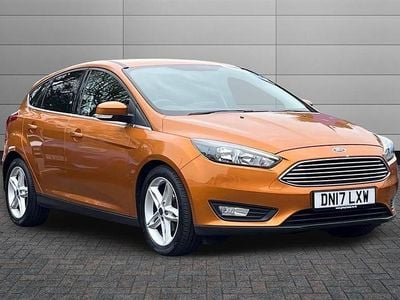 Usado Ford Focus Zetec 125 HP (91 kW) 2017 Special colours Citadino