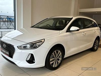 Used Hyundai i30 SE 136 HP (100 kW) 2017 White Estate