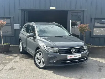 Begagnad VW Tiguan Life 150 HK (110 kW) 2021 Grå SUV