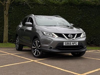 Used Nissan Qashqai Tekna 163 HP (119 kW) 2016 Grey SUV