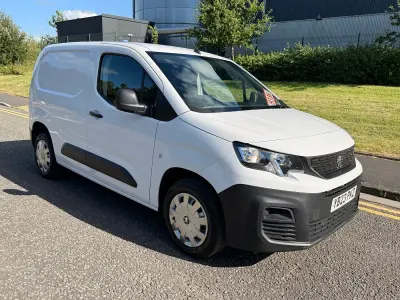 Used Peugeot Partner Premium 131 HP (96 kW) 2023 White MPV