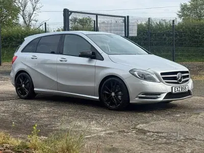 Begagnad Mercedes B180 2013 Silver Minibuss